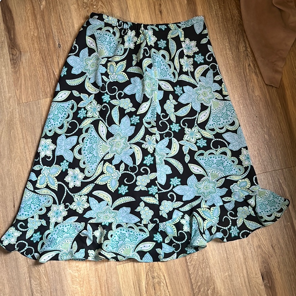 🌹Women’s skirt. Size 12